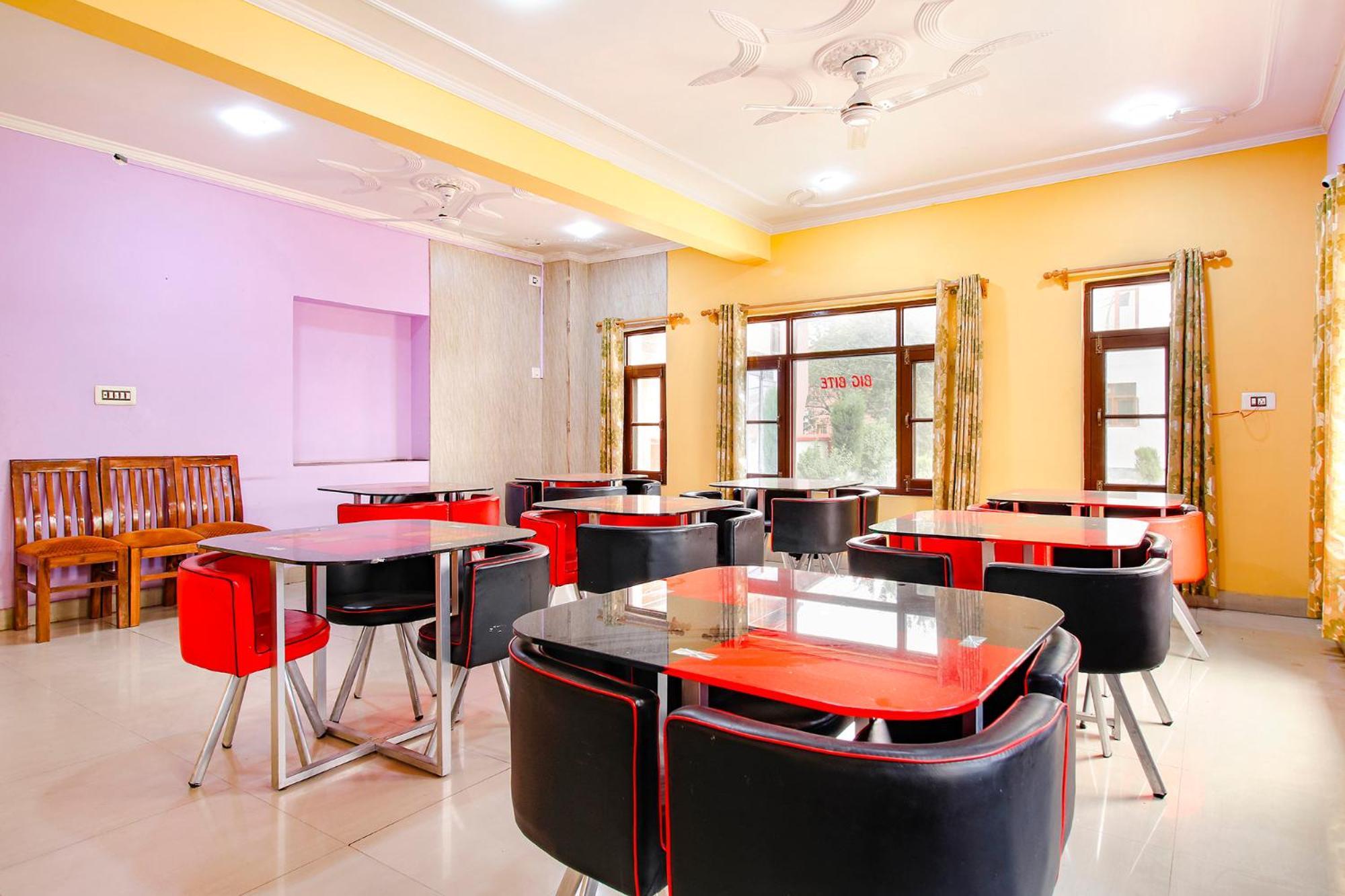 Fabhotel Grand Comforts Haidarpur Екстериор снимка