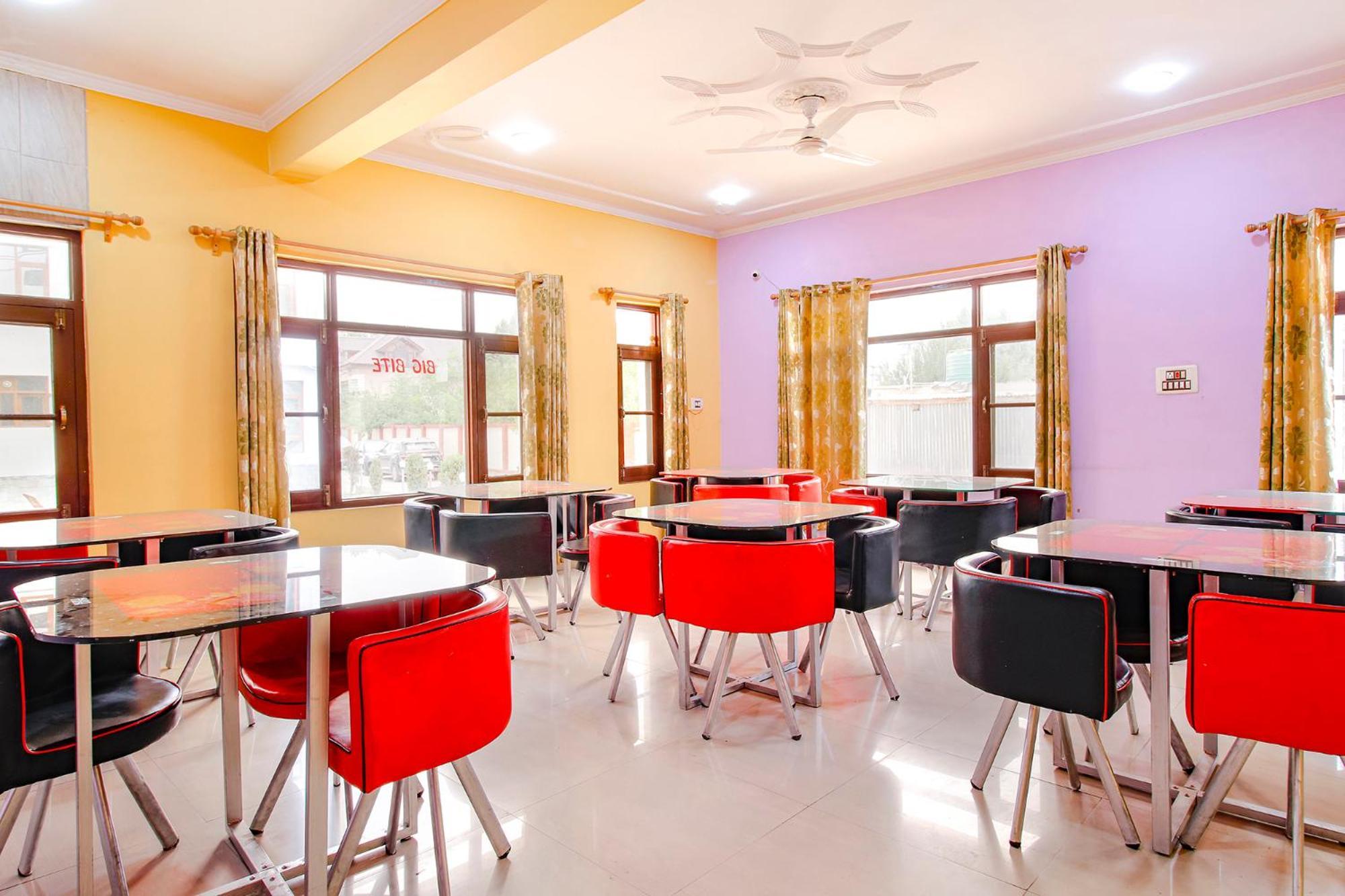 Fabhotel Grand Comforts Haidarpur Екстериор снимка