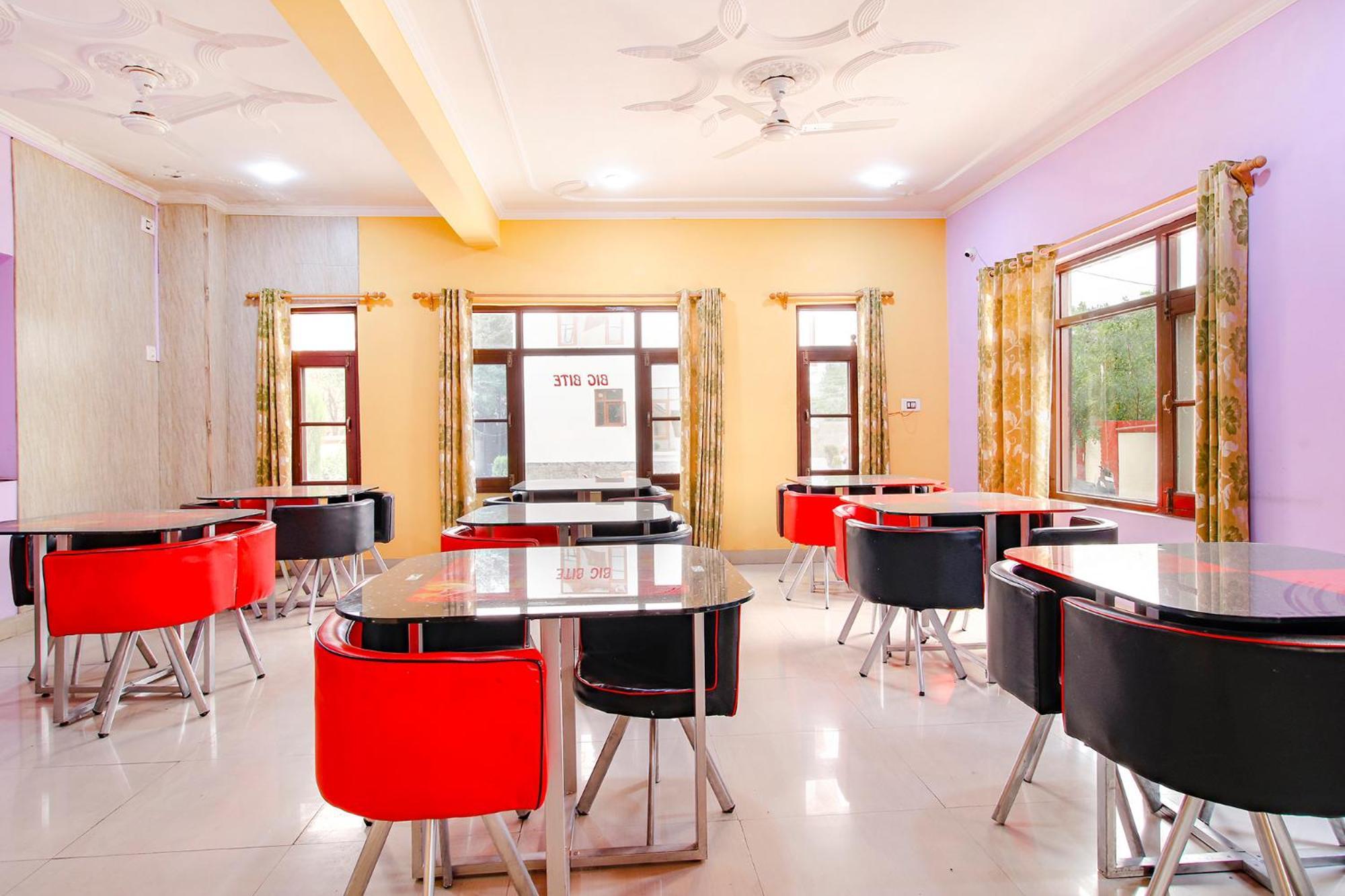 Fabhotel Grand Comforts Haidarpur Екстериор снимка