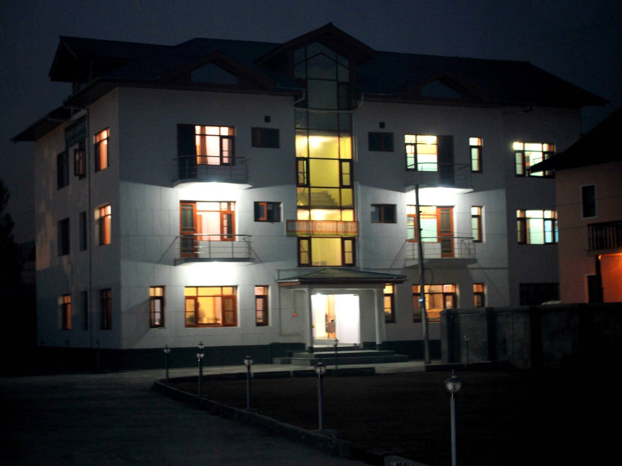 Fabhotel Grand Comforts Haidarpur Екстериор снимка
